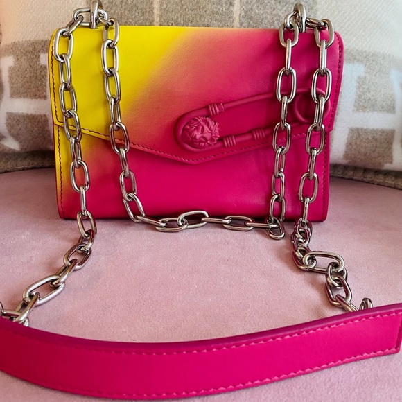 VERSACE VERSUS (Authentic) - Picture 3 of 8